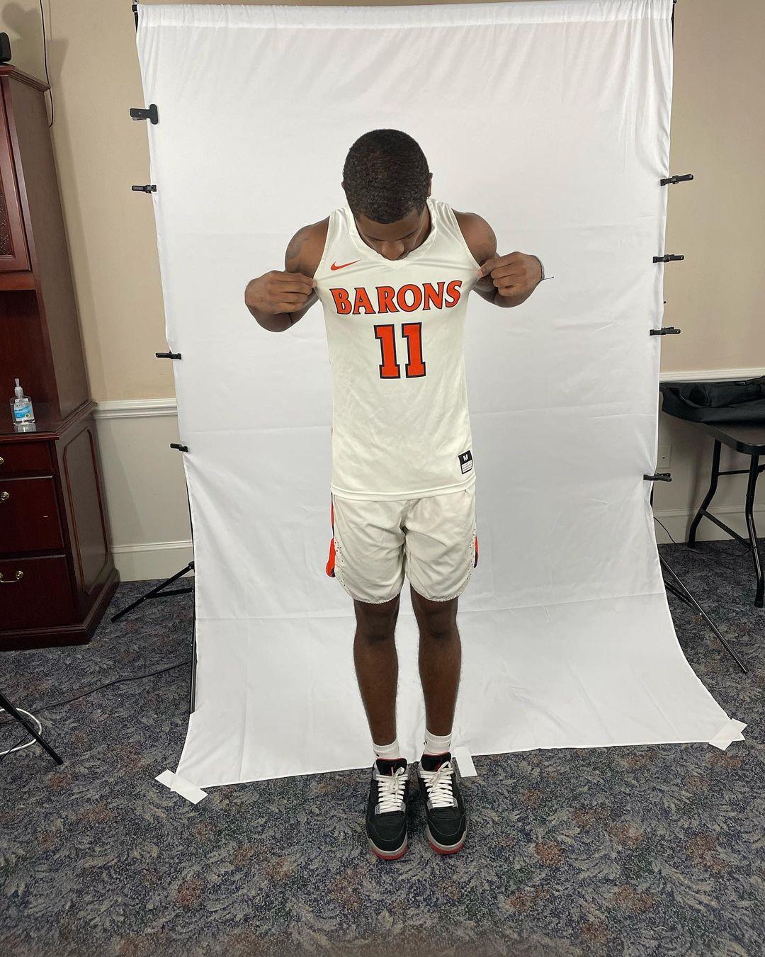 Floyd Davis Instagram Post Influencer Campaign