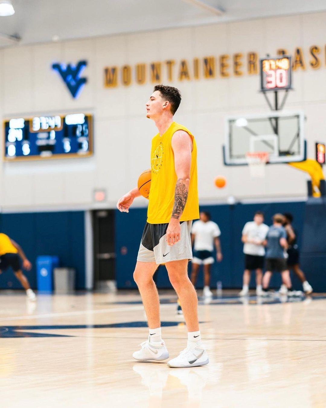 Quinn Slazinski Instagram Post Influencer Campaign