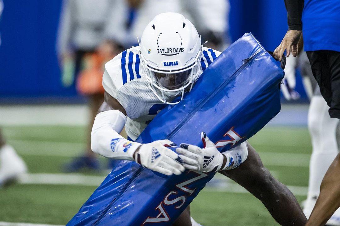 Taylor Davis Instagram Post Influencer Campaign