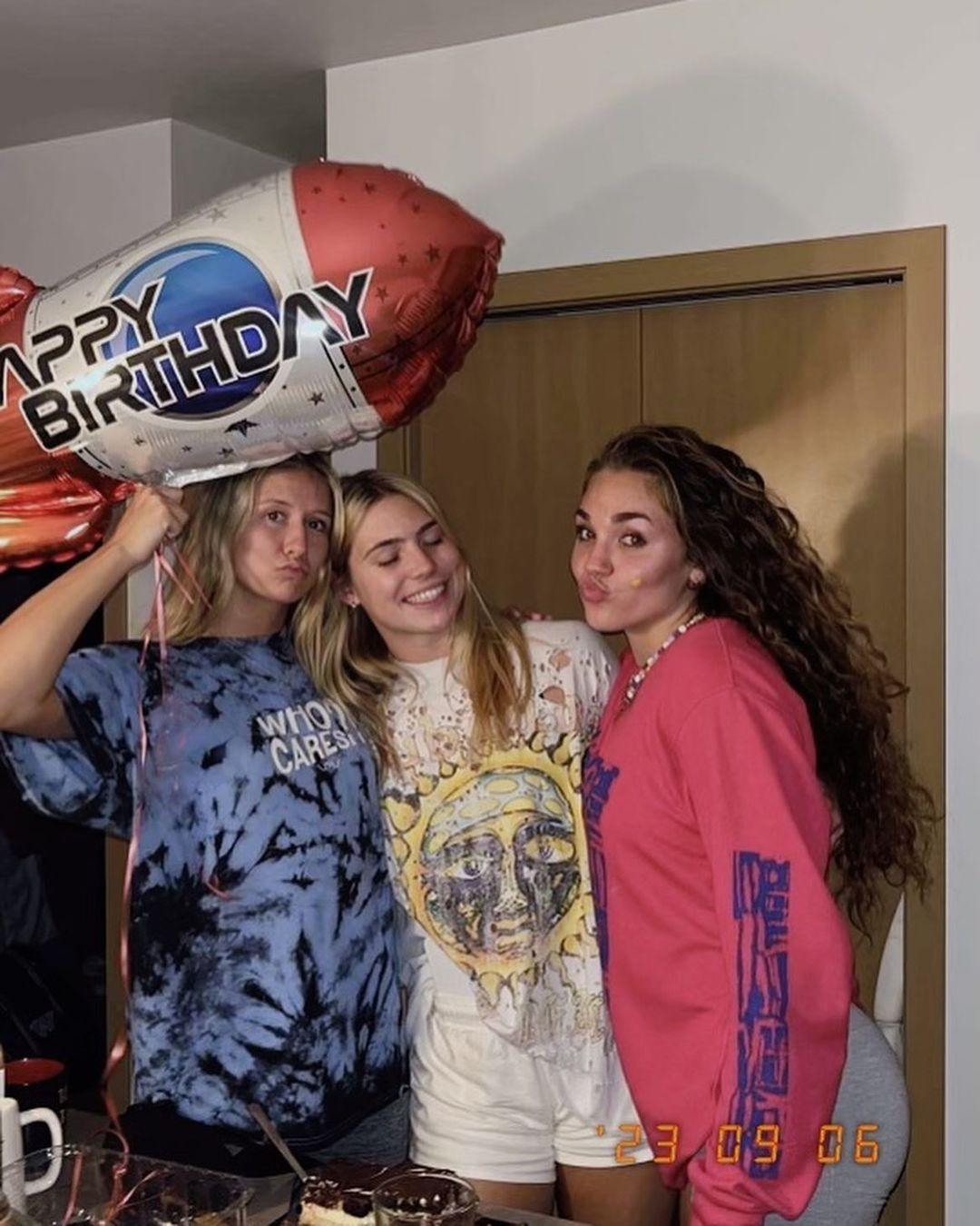 Elle Ladine Instagram Post Influencer Campaign