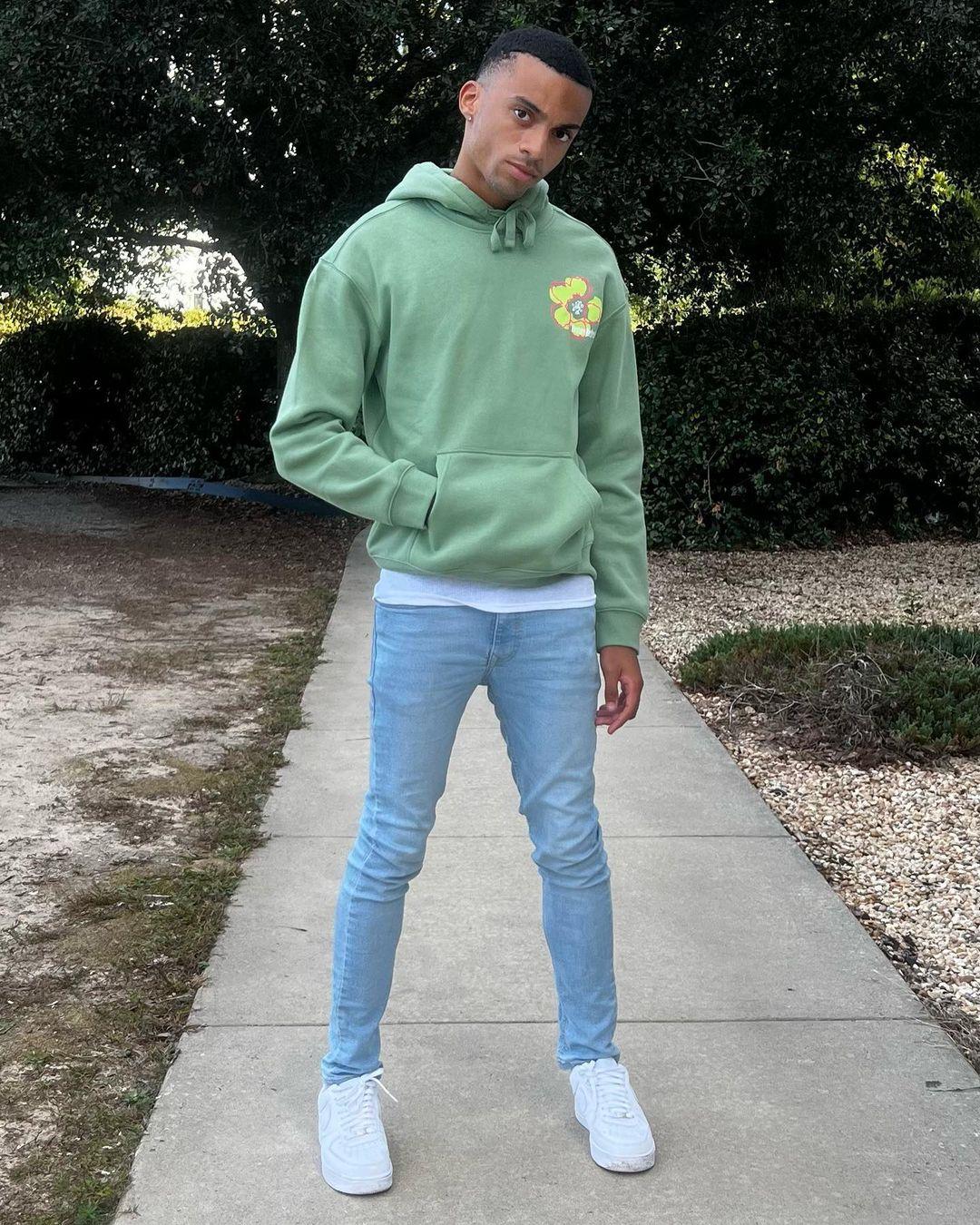 Devonte Harris Instagram Post Influencer Campaign