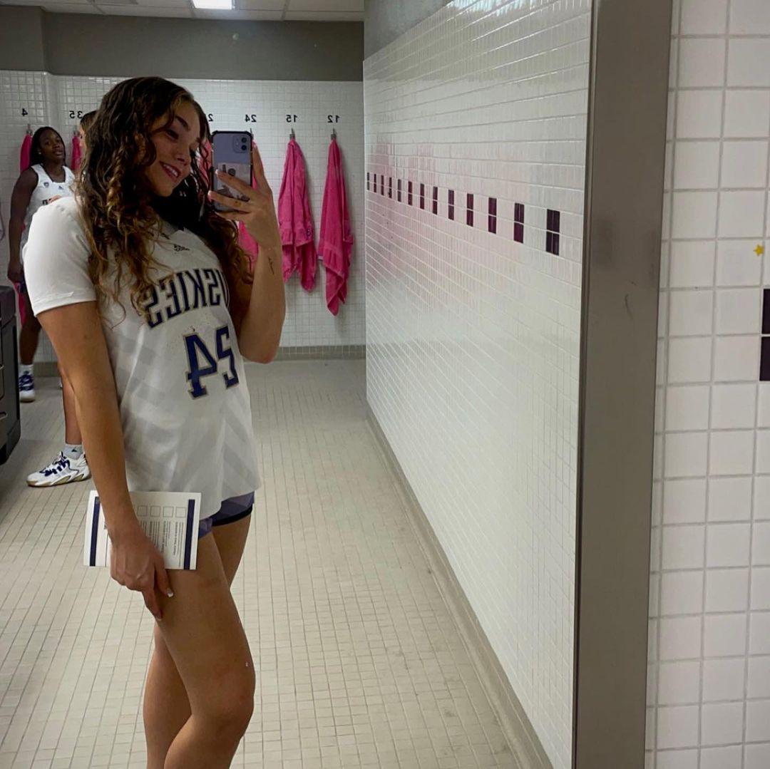 Elle Ladine Instagram Post Influencer Campaign